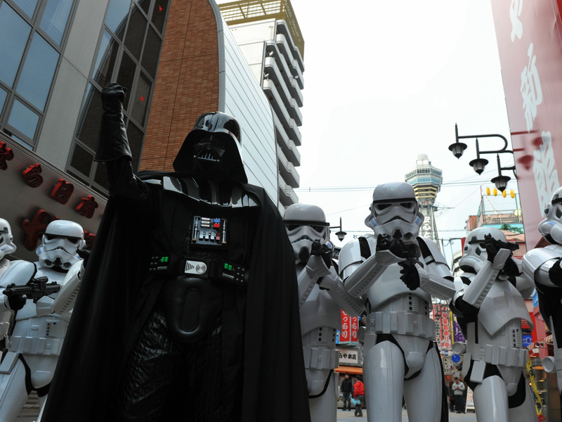 Illustration for article titled Darth Vader Invades South Osaka (Noooooooooo!)